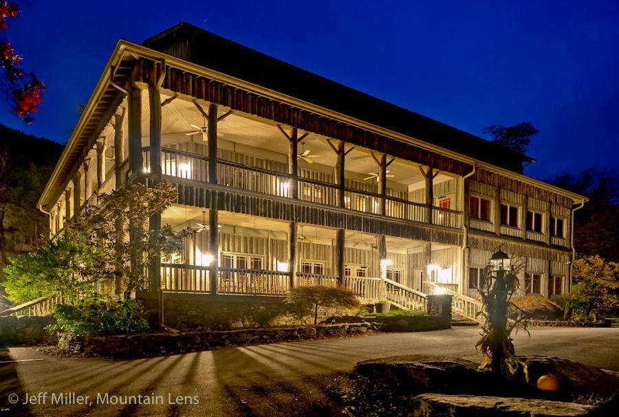 The Esmeralda Inn And Restaurant Чимни Рок Екстериор снимка